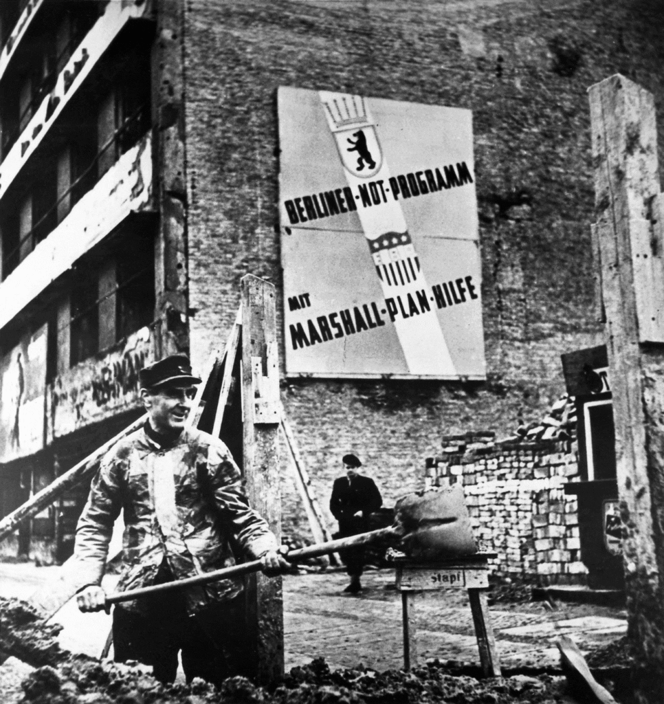 Construção em Berlim Ocidental financiada pelo Plano Marshall.