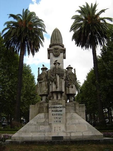 Monumento aos mortos da Primeira Guerra Mundial, em Coimbra, Portugal