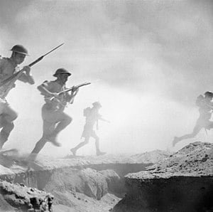 Soldados britânicos durante a batalha na Segunda Guerra Mundial.