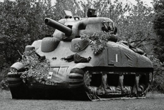 Tanques infláveis foram usados durante a Operação Fortitude , uma das três principais operações que compõem o Bodyguard.