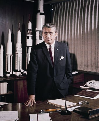 Wernher von Braun tornou-se o principal engenheiro de foguetes dos Estados Unidos durante as décadas de 1950 e 1960.