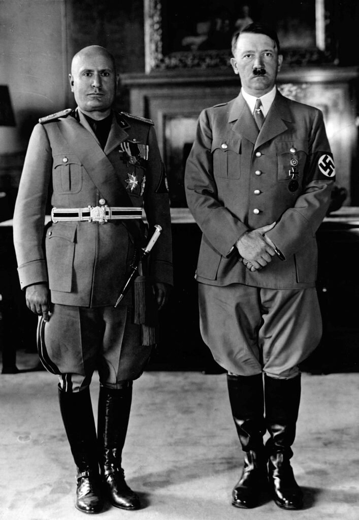 Mussolini e Hitler em 1940.