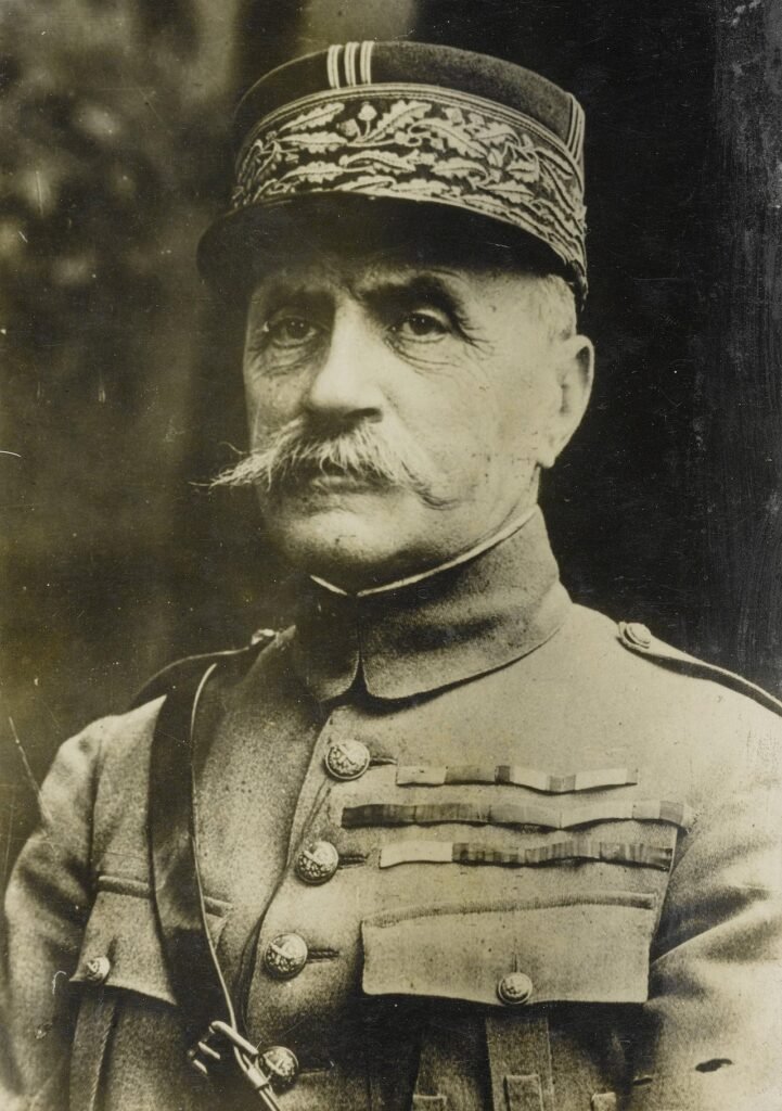 Ferdinand Foch.

Local de nascimento de Foch em Tarbes.