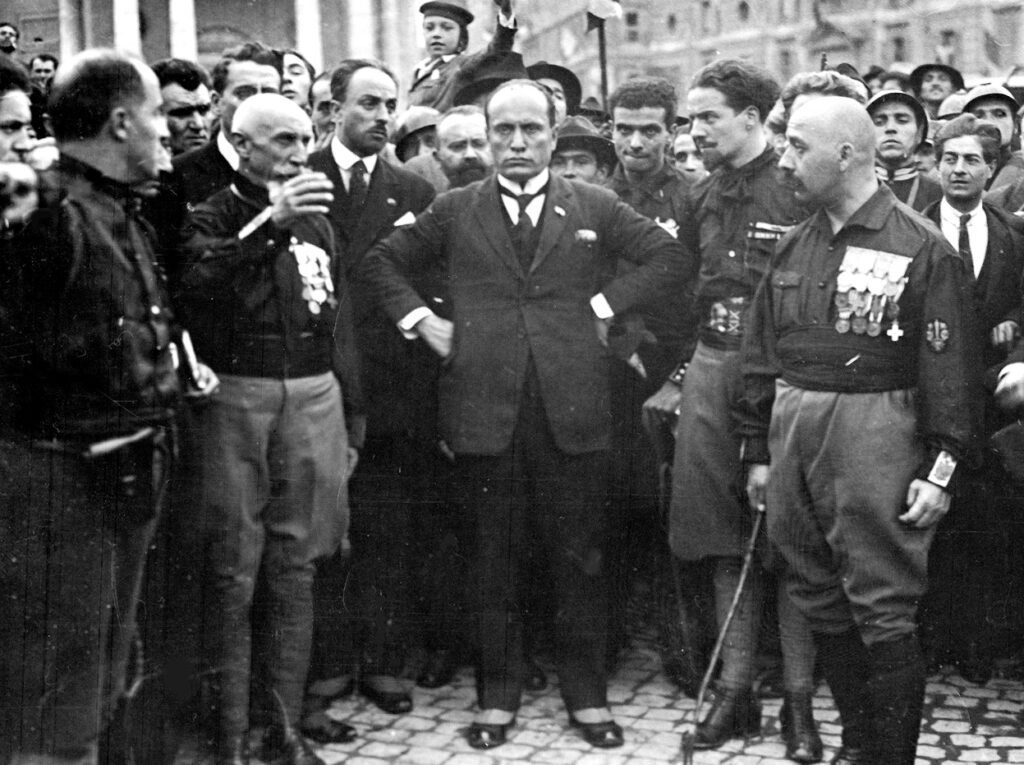 Mussolini e os Quadrumvirs durante a Marcha sobre Roma em 1922.