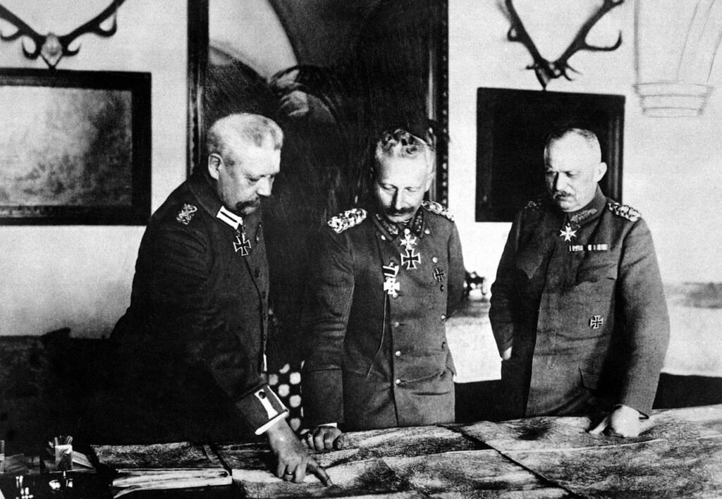 Hindenburg, Kaiser Guilherme II e Ludendorff, janeiro de 1917.